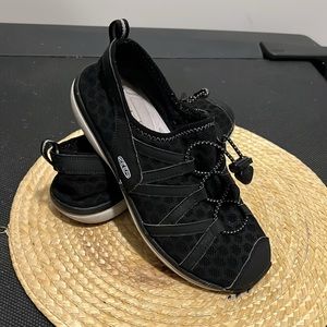 Keen Women Mesh Outdoor Sneakers Size 9